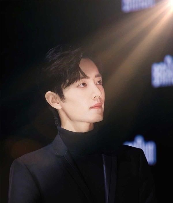 话题|肖战新话题,都是人间烟火,关闭的《秘密花园》回来了