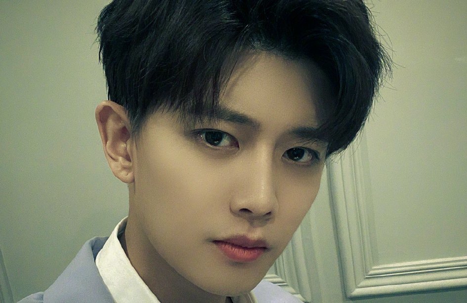 亲爱|任嘉伦上《亲爱的请放松》,打乒乓球翻车,对上张大大耿直过头了