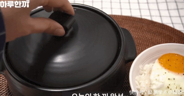 曝光|一个韩国男精英的独居生活曝光做一份蛋炒饭,6500万人围观