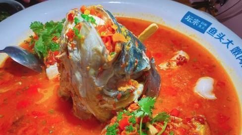 还换|美国肯德基出售人造肉炸鸡,为此还换了新包装,一份就能卖到56元