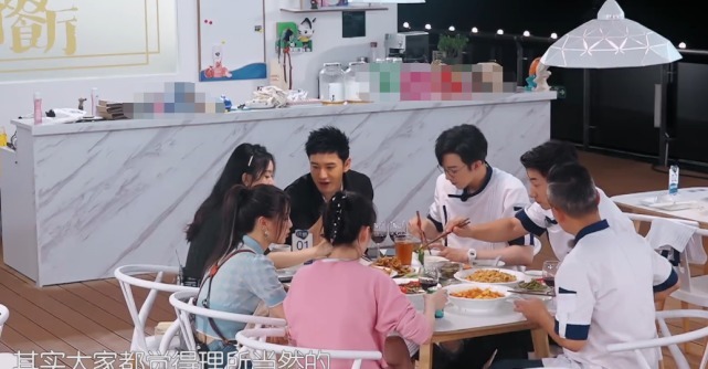 内幕|黄晓明担心餐厅收益达不到,杨超越不过脑的一句话,暴露节目内幕!