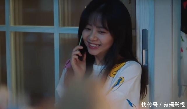 父母|尖尖心情不好找爸爸安慰,谁注意李爸在干嘛?多数父母都如此暖心