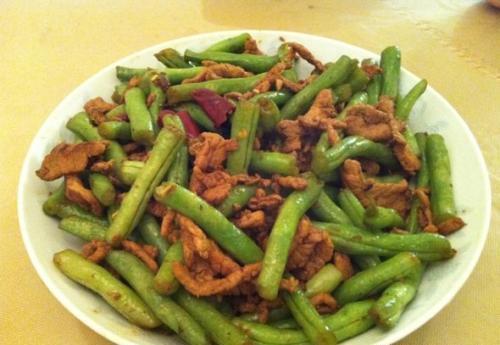 好吃|豆角炒肉,豆角有人焯水有人直接炒大厨都不对,难怪不好吃