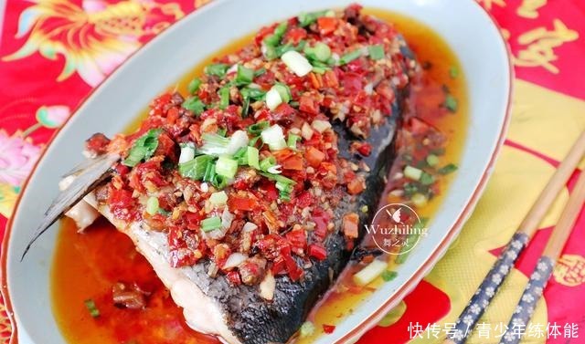 剁椒鱼头|过年在家连吃几天没胃口不如试试这道菜,上桌全家顿时流口水