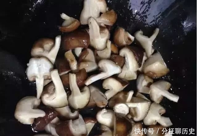 芹菜|芹菜和此物一起炒,清淡爽口,分分钟就可端上桌!