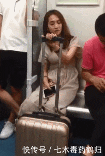 死神|GIF搞笑趣图: 死神跟你要点东西还那么扣, 你的时日不多了