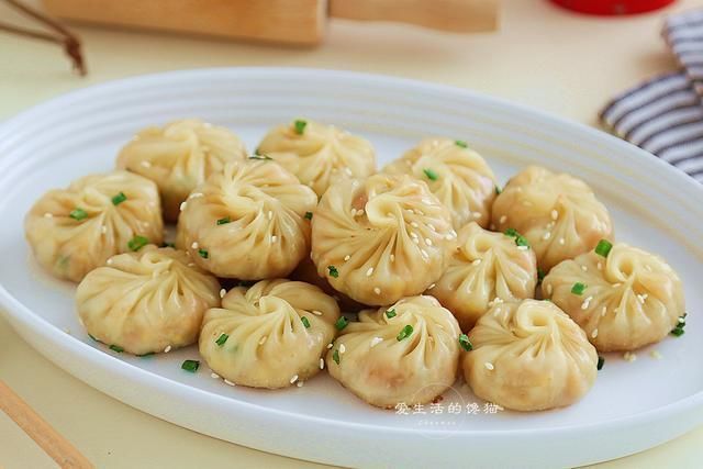 做法|这种水煎包做法,隔条街都能闻到香味,一天三顿吃不腻,过年必备