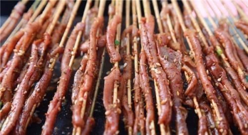 烧烤|吃烧烤“最不划算”的4种食材,点2种以上,老板人傻钱多