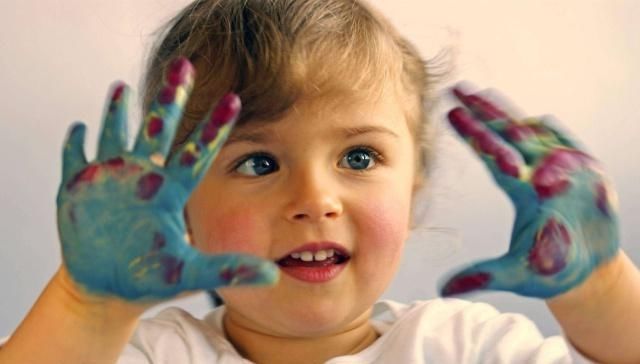 孩子|熊孩子公交车上玩闹，遭同车男子暴打你以为的爱其实是害了孩子