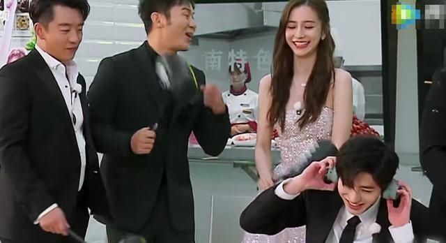 杨颖|跑男录制过程中,杨颖不小心暴露蔡徐坤号码,粉丝拨打后瞬间懵了