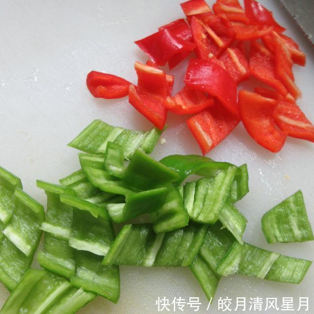 好吃|青红椒炒百合,简单快手,好吃又下饭