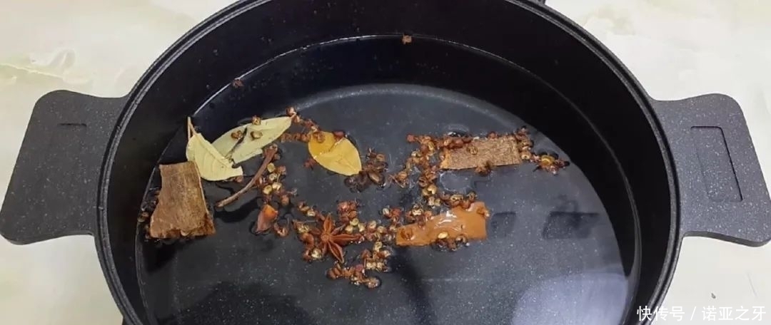 鸡蛋|这才是腌鸡蛋正确做法,掌握比例配方,个个出油冒泡,简单还好吃