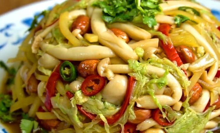 过年|我家每年过年都要做此凉菜,多种食材搭配在一起,好吃营养还解腻