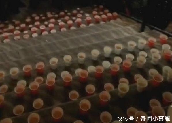 后退|兵哥哥带领伴郎团迎娶新娘, 一到楼下, 看到台阶上的东西全都后退!