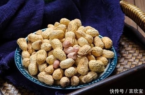 水煮花生|煮花生时,只会加盐就错了,记得多加3种调料,花生又香又入味