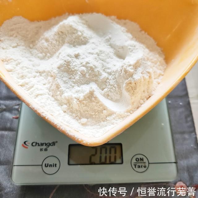 蛋黄|蛋黄酥,自己做的吃着更健康