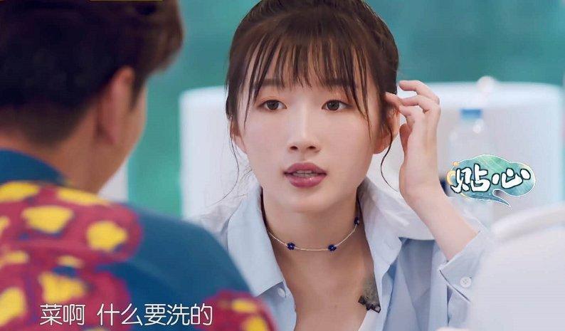 中餐厅|赵丽颖《中餐厅》镜头太少?力捧自家艺人李浩菲,引起粉丝不满