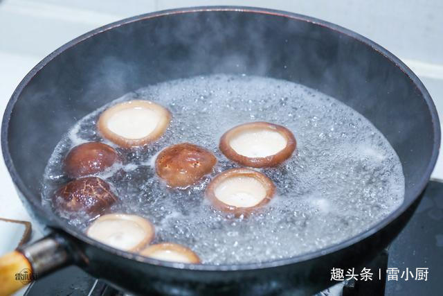 饭菜|给儿子做了道下饭菜,爷爷想要尝尝,儿子说给一头猪都不换