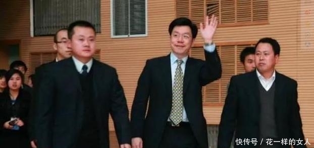  撤资|美国惹错人了！中国富商放弃美籍撤资回国，让美直接损失上千亿