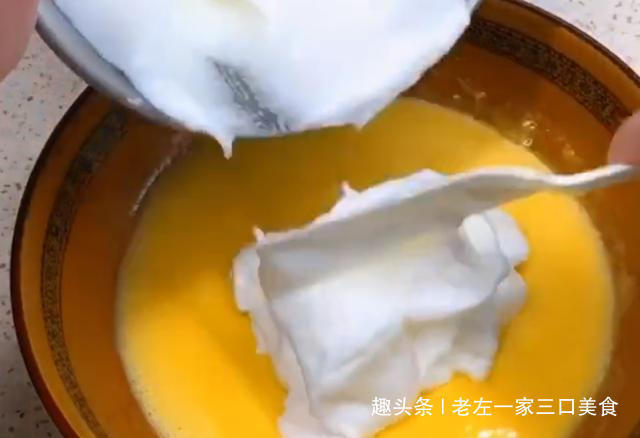 比买|没烤箱,没打蛋器,没秤,详细解说水蒸蛋糕做法,比买的还好吃!