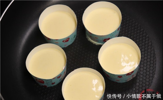 蛋清|做蛋糕时,不用电饭锅和烤箱,大厨教你一招,一个平底锅就全搞定