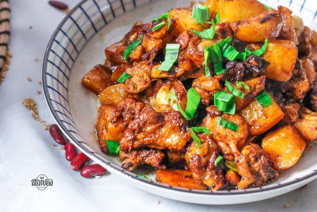  简单|入冬后家人最爱吃的一道菜，喷香入味，简单实惠，一次一盘不够吃