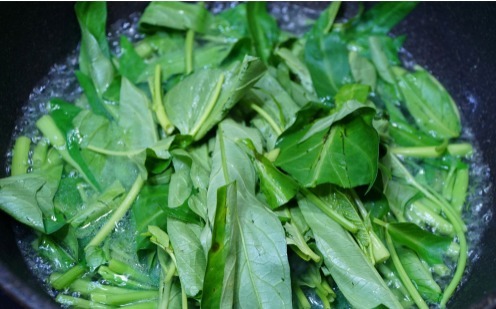 流失|空心菜直接炒就错了,发黑不脆,多加一步,营养不流失,翠绿爽脆