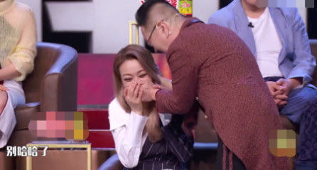 容祖儿|《吐槽大会》容祖儿两次被张绍刚捂嘴:这样的举动,让人细思极恐