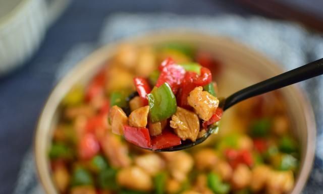 少许|我家隔三差五做这菜,有肉有菜还不怕长肉,色香味俱全,真香