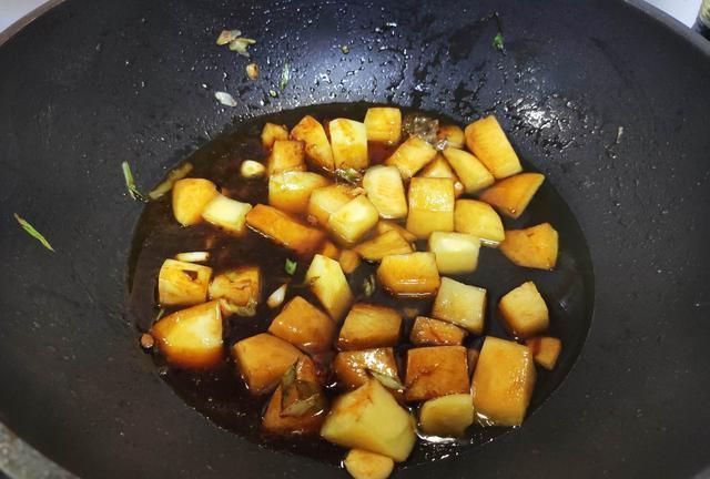 少许|这菜维C含量高,烹饪后损失小,红烧起来太香了,比肉更健康