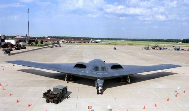 美军|美军B2轰炸机倾巢出动,哪国能阻拦?美智库:仅有2国有能力