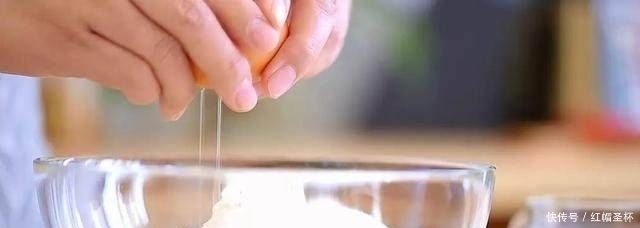  比买|不需要一滴油，只需要电饭锅。手工做的沙琪玛比买的沙琪玛好吃得多