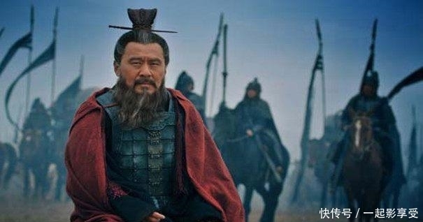 斩杀|曹洪和许褚都打了败仗, 为什么曹操想要斩杀曹洪, 却不说杀许褚?