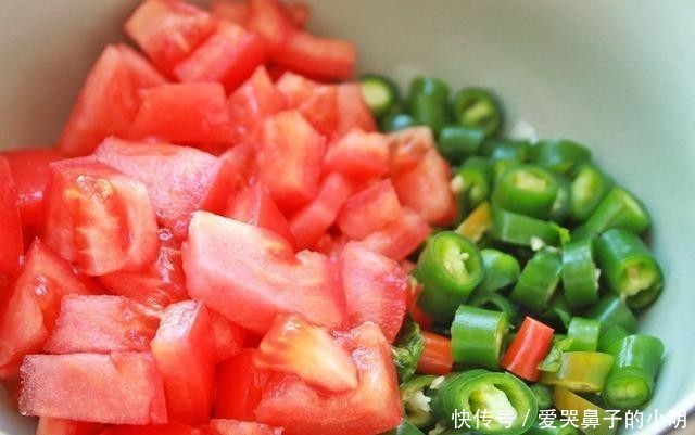 妈妈|妈妈味道的萝卜叶拌菜,膳食纤维超高,减肥当主食,越吃越瘦