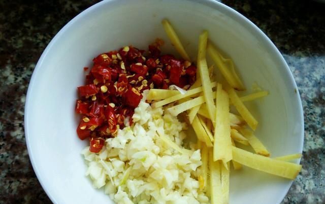 花甲|人气火爆的花甲粉,在家也能做,十分简单,比外面做的还好吃