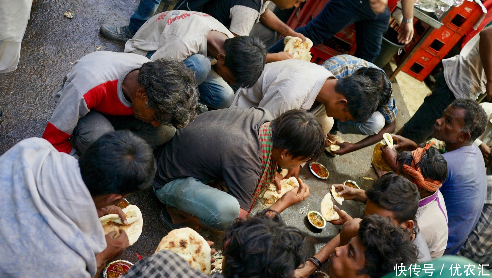 吃饭|北京小伙请印度穷人吃饭 一共要请500人