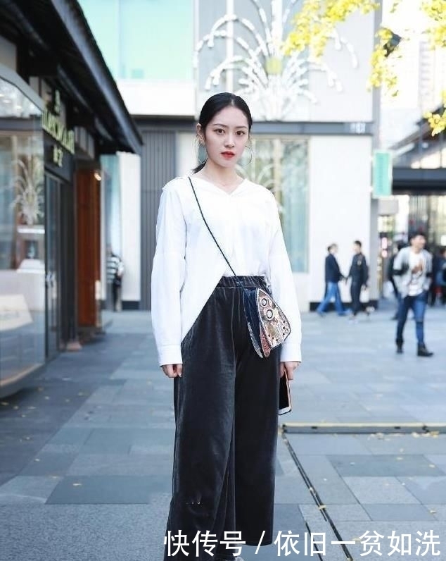 惊喜|街拍:希望我也是某个人翘首以盼的惊喜