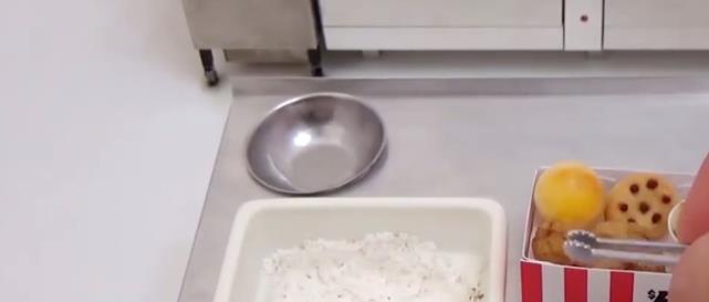  大小|外国的“迷你”的泡面，只有指甲盖大小，吃两百包未必能饱