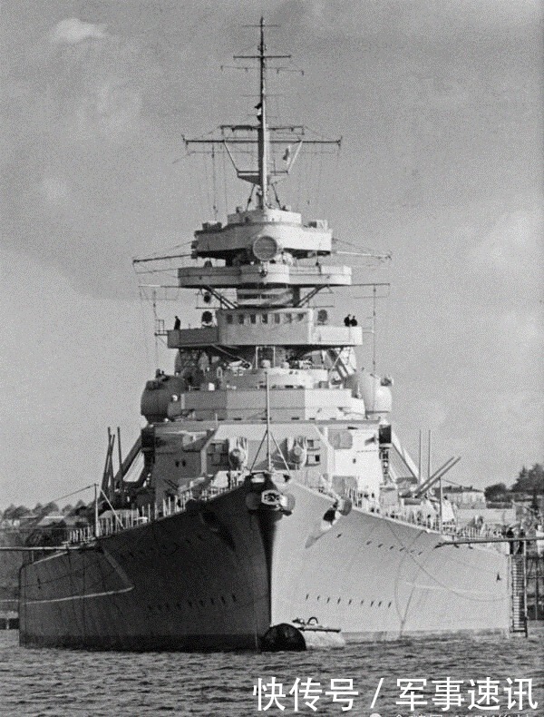 炸出|5万2900吨战列舰:被7艘航母舰载机轰炸,最终被炸出5米大洞