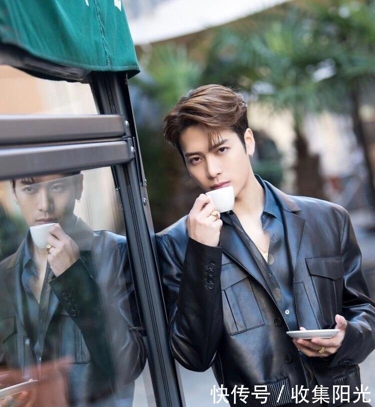 特别|王嘉尔大秀鲨鱼线,迷妹们都尖叫了,满满的“男人味”溢出屏幕