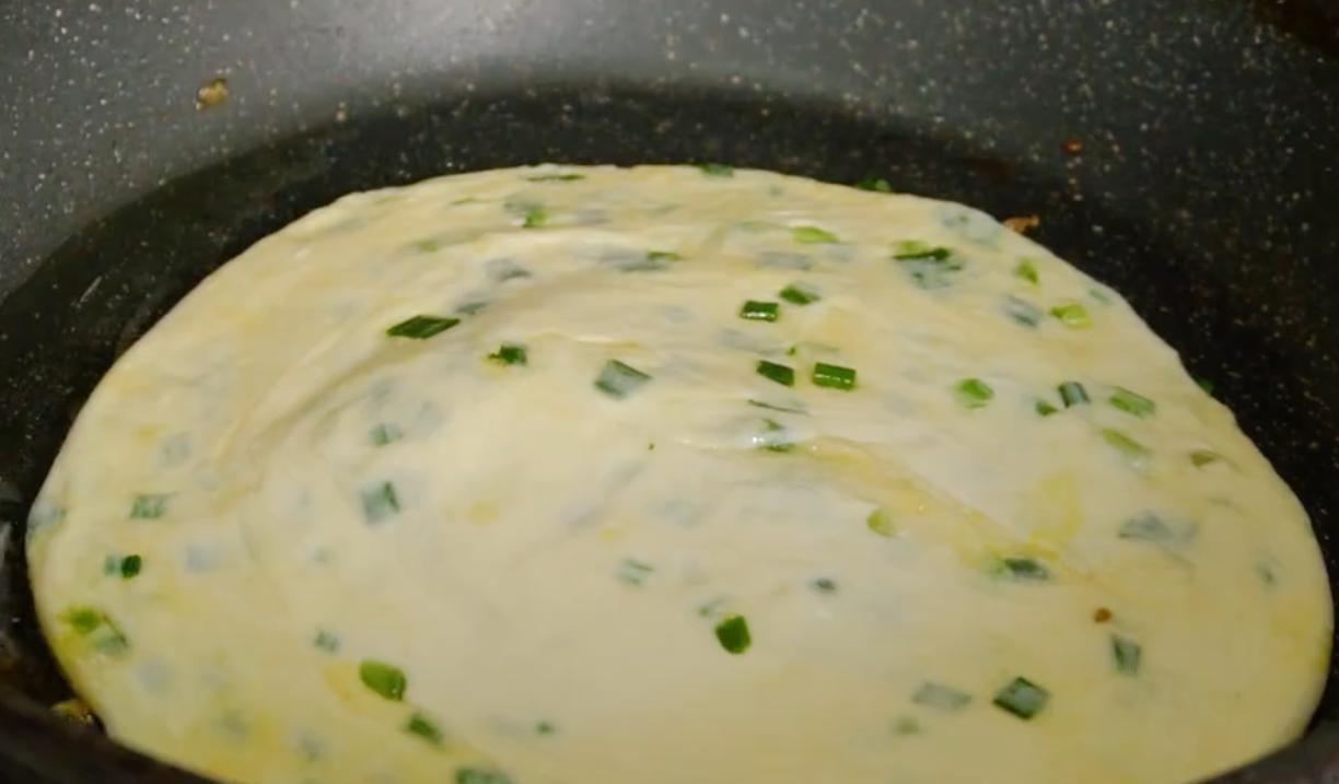 美食|经典美食“葱花饼”,葱香四溢,酥脆可口,好吃到停不下来