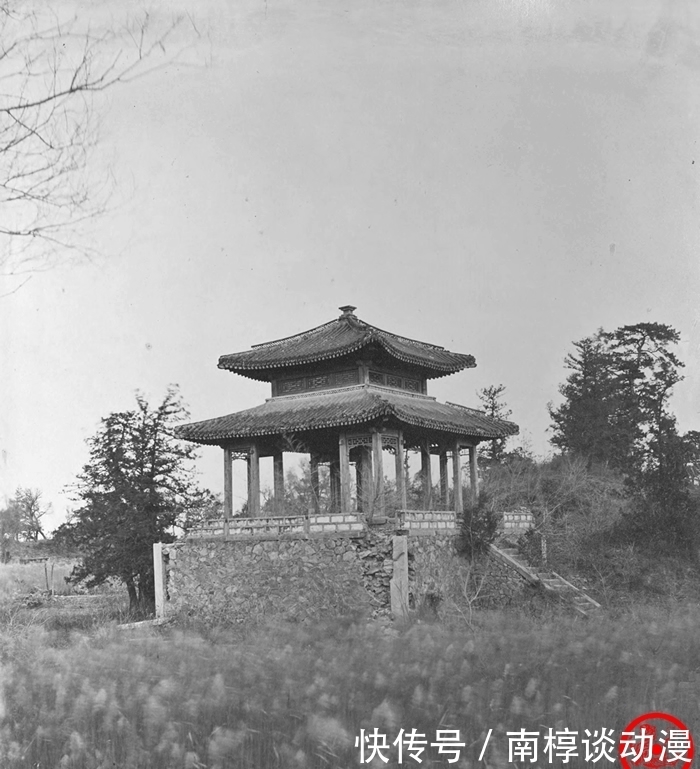 断壁残垣|晚清老照片:被英法联军焚毁之后的圆明园,断壁残垣荒草丛生