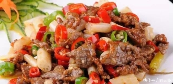  红椒|家常菜是一个普通而美味的城市。很好吃，也很容易做。很受家庭欢迎