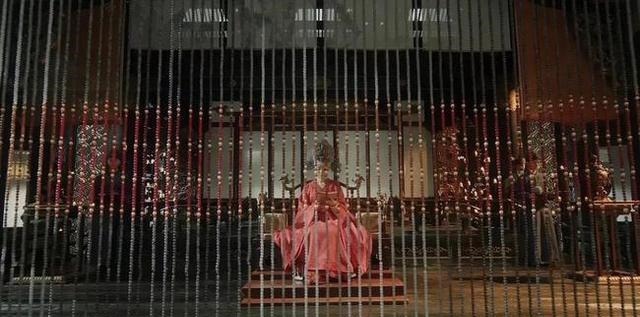 太庙|这个太后很疯狂,要穿皇帝衮龙袍享祭太庙,以示男女平等