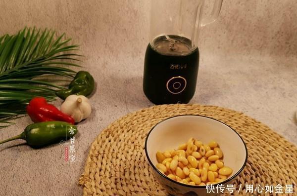 早餐|我的早餐饮品,用这两种食材磨豆浆,香甜好喝,一次不到2元