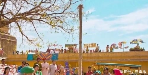  印度|印度的“通天绳”是怎么回事？绳子笔直升入空中，小孩还能爬上去