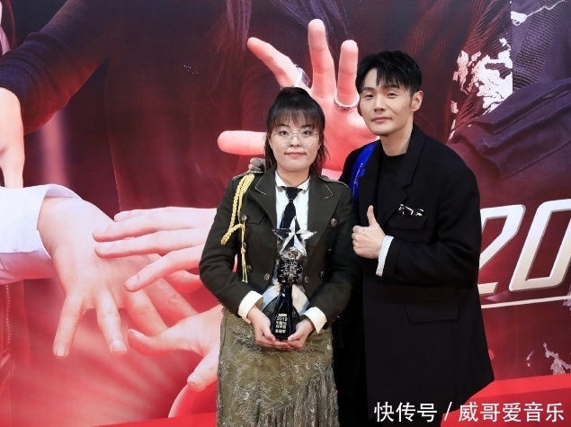 邢晗铭|她是《好声音》最年轻的冠军,仅一年时间就沦为路人