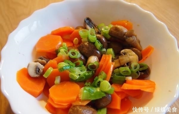 倒入|家里来客不想下饭馆,教你几道美味下酒菜,在家招待客人倍有面子